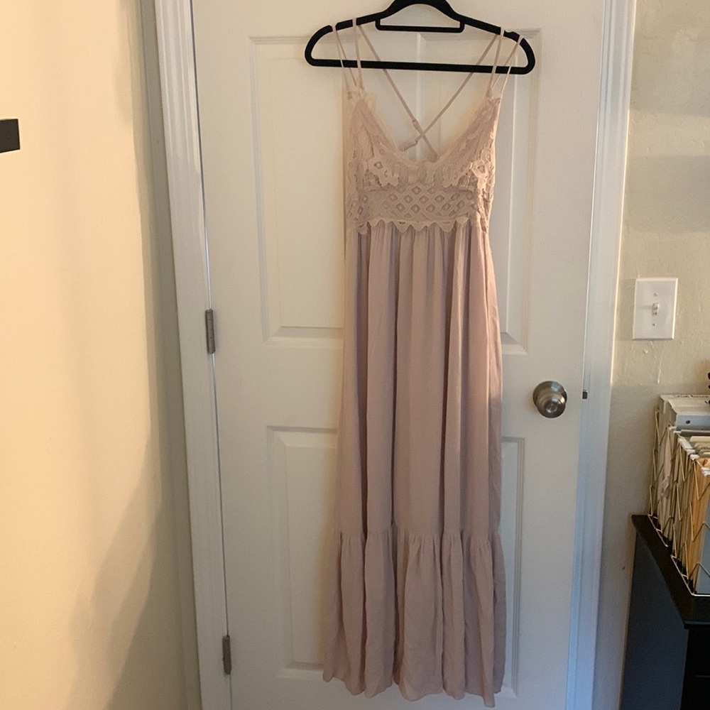 EUC Lush long dress… beautiful detail in front!